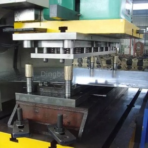Heißer Verkauf Kabelrinnen-Rollform maschine mit Press maschine Stanz löcher Kabelrinnen-Maschine China Herstellung - Product Image 4