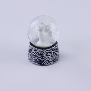 Tùy Chỉnh <span class=keywords><strong>Handmade</strong></span> Pha Lê Bóng Resin Glass Snowball Thiên Thần Nước Quả Cầu Tuyết - Product Image 5
