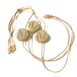 Umwelt freundliche billige benutzer definierte geprägte Logo-Tags Etiketten Garten Kleidung Kunststoff-Siegel hängen Tags für Kleidung - Product Image 1