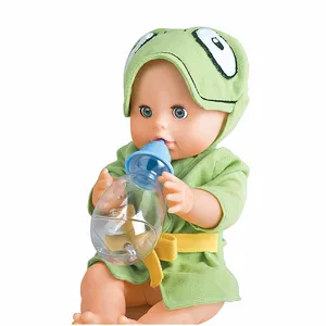 2018 流行销售可爱的婴儿尿娃娃硅胶新生婴儿玩具为孩子们与浴有趣的塑料配件
