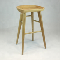 Tabouret de bar en bois cendré