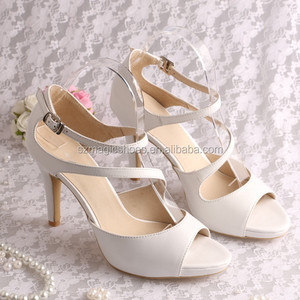 <span class=keywords><strong>Sandali</strong></span> <span class=keywords><strong>Argento</strong></span> da Festa per Matrimonio <span class=keywords><strong>con</strong></span> <span class=keywords><strong>Tacco</strong></span> <span class=keywords><strong>Alto</strong></span> - Product Image 2