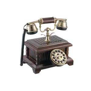 Klassisches antikes hölzernes Telefon im alten Stil für Heimdekoration und Hotelgebrauch