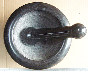 Pillette en Pierre Naturelle Écologique pour Usage Domestique, pour Herbes, Épices, Préparation de Farce pour Raviolis, Pâte d'Ail, et comme Outil de Cuisson Artisanal - Product Image 2