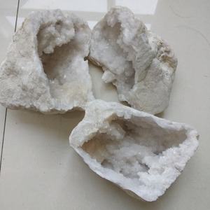 Best selling e Braziliaanse Wit Geode rock Bergkristallen Cluster Geode