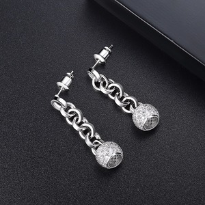 LUOTEEMI - Pendientes <span class=keywords><strong>de</strong></span> Botón Geométricos con Circonita Cúbica para Mujer, Color Plateado, 4 Lazos, Estilo Moderno, Boucles Doreilles - Product Image 6