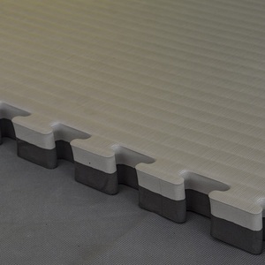 بساط أرضي للفنون القتالية، بساط مواي تاي، بساط جيو جيتسو للبيع مستعمل - Product Image 1