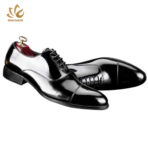 Nero lucido in pelle <span class=keywords><strong>elegante</strong></span> da <span class=keywords><strong>uomo</strong></span> scarpe da sposa scarpe da <span class=keywords><strong>uomo</strong></span> di alta qualità in vera pelle EVA scarpe invernali per gli uomini in gomma - Product Image 3