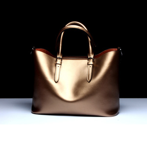Bolso de mano de cuero de vaca auténtico brillante para mujer, <span class=keywords><strong>bolsa</strong></span> de mano femenina con estilo, a la moda, de diseñador de marca - Product Image 2