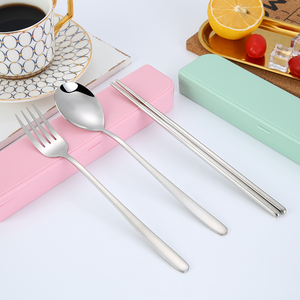 Ensemble <span class=keywords><strong>de</strong></span> <span class=keywords><strong>couverts</strong></span> en acier inoxydable 304 <span class=keywords><strong>de</strong></span> vaisselle portable coréenne colorée avec boîte - Product Image 2