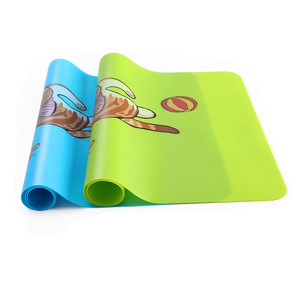 Ensemble <span class=keywords><strong>de</strong></span> tapis <span class=keywords><strong>de</strong></span> <span class=keywords><strong>table</strong></span> en <span class=keywords><strong>silicone</strong></span> minces et portables imperméables pour restaurants - Product Image 4