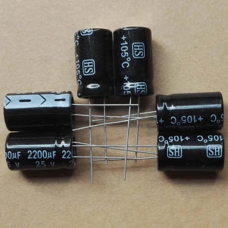 Радиальный алюминиевый электролитический конденсатор 10 в 330 мкФ