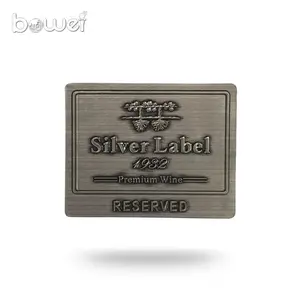 Etiqueta adhesiva de metal para vino, rollo de plata antigua curvada personalizada de diferentes formas, suministro de fábrica