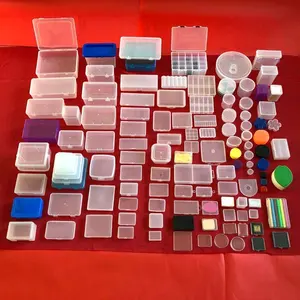Caixa de plástico pequena de fábrica com diferentes estilos