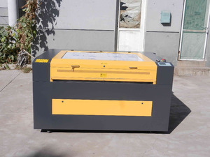 acrílico grabado láser máquina de corte de mejor precio - Product Image 4
