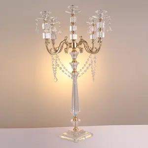 Proveedor directo de fábrica creativo europea adornos decoración de la boda de carretera 5 cabezas de acrílico de cristal candelabro