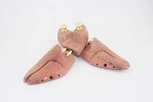 Accesorios para zapatos ajustables, accesorios para calzado europeo, Punta abierta, árbol de zapatos de madera con perilla en rojo Cedar - ST06CF Cedar - Product Image 4