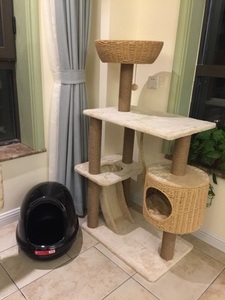 Lusso eco-friendly coperta gatto graffiare albero morbido Sisal pali con casa in legno e appeso piuma giocattolo - Product Image 4