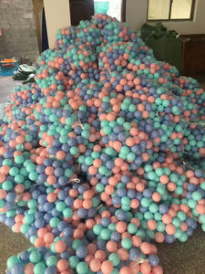 Click N' Play Paquete de 200 bolas de PU a prueba de aplastamiento sin BPA sin ftalatos Bolas de pozo reutilizables duraderas en 6 colores brillantes - Product Image 3