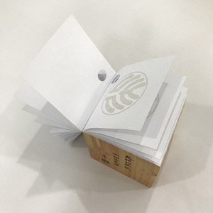 <span class=keywords><strong>Bloc</strong></span>-<span class=keywords><strong>notes</strong></span> en papier avec logo personnalisé et porte-stylo <span class=keywords><strong>Bloc</strong></span> cube note autocollante Papeterie de bureau créative Fournitures scolaires de bureau - Product Image 4