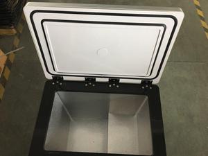 Coche nevera portátil <span class=keywords><strong>pequeño</strong></span> refrigerador <span class=keywords><strong>camping</strong></span> de la caja del refrigerador dc 12v 45L alimentado por batería mini coche nevera - Product Image 3