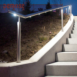 درابزين خارجي مزخرف للدرج مع إضاءة LED - Product Image 1