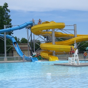 Toboganes <span class=keywords><strong>de</strong></span> agua <span class=keywords><strong>de</strong></span> <span class=keywords><strong>fibra</strong></span> <span class=keywords><strong>de</strong></span> vidrio Fabricante Aqua Park Equipment Piscina L Tobogán Niños sobre el suelo Tobogán <span class=keywords><strong>de</strong></span> la piscina - Product Image 3