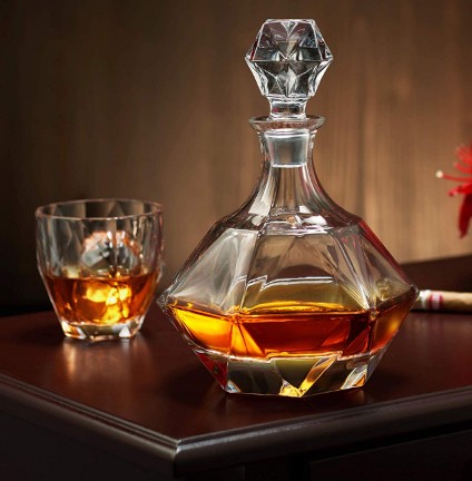 5-Piece European Style Whiskey Decanter and Glass Set Diamond Design Liquor  Whiskey Decanter set