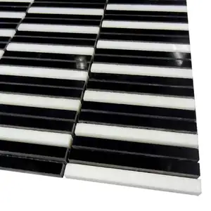 काले और सफेद मिश्रित रंग संगमरमर मोज़ेक कला लंबी वर्ग पैटर्न टाइल आंतरिक पृष्ठभूमि पर बिक्री