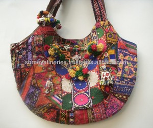 กระเป๋าสะพายไหล่ผ้าวินเทจปักลายชนเผ่าสไตล์โบฮีเมียนชิคพร้อมสายสะพายสองเส้นลายด้ายแบบชาติพันธุ์ - Product Image 1