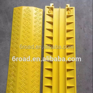 Cubierta de cable de plástico, CE dos <span class=keywords><strong>canales</strong></span> Cubierta de cable de plástico de PVC PU grande para interiores, PROTECTOR DE CABLE - Product Image 2
