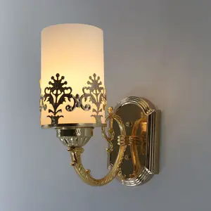 مصباح حائط داخلي من المعدن بتصميمات آرت ديكو معاصر