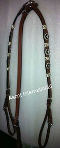Collier de poitrine de cheval logo personnalisé style occidental en cuir véritable plaque de poitrine argent concho cuir brut nouage équipement de cheval inde - Product Image 2