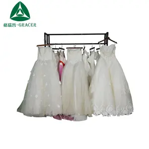 تستخدم فستان الزفاف 45 كجم بالة الملابس المستعملة تصميم الملابس المستعملة باكستان