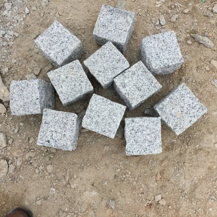 A buon mercato all'aperto grigio chiaro vialetto pavimentazione in pietre di granito pavimentazione in pietra per la vendita