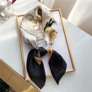 Trung Quốc Bán Buôn Chất Lượng Cao Khăn Vuông Thời Trang Nhỏ Trang Trí Khăn Lụa - Product Image 5