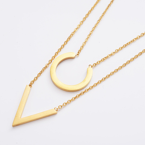 Doble V y <span class=keywords><strong>C</strong></span> Combinación Pendiente Collar Regalos exquisitos Conjunto de joyas de mujer Acero inoxidable Venta al por mayor Moda Directo de fábrica - Product Image 4