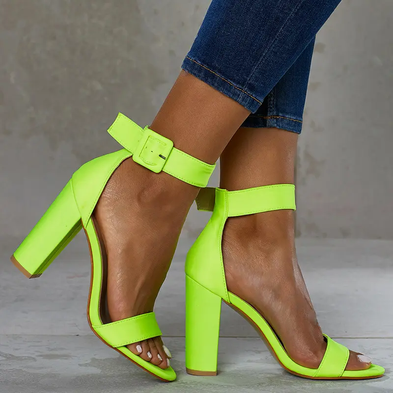 Outfit Tacones Verde Fosforescente Tacon Grueso Zapatos Amarillos