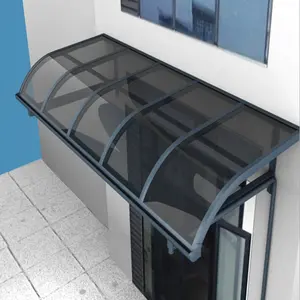 铝制框架和聚碳酸酯屋顶遮蔽物，用于花园露台、凉棚和批发车棚