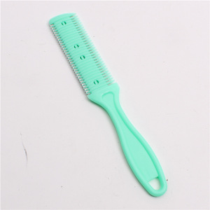 Di Vendita calda Dei <span class=keywords><strong>Capelli</strong></span> Cutter Diradamento Shaper Comb 2 Razor Blades Trimmer Barbiere di Rimozione dei <span class=keywords><strong>capelli</strong></span> Strumento - Product Image 4