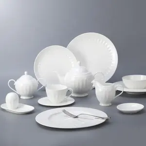 Gold Supplier Fashion Thin Show Plate Restaurant Pastel Color Wholesale price Ceramic dinnerware set