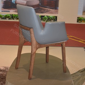 Gris <span class=keywords><strong>en</strong></span> <span class=keywords><strong>cuir</strong></span>/PU salle à manger <span class=keywords><strong>chaise</strong></span> de bureau accoudoir <span class=keywords><strong>en</strong></span> bois à manger <span class=keywords><strong>chaise</strong></span> - Product Image 4