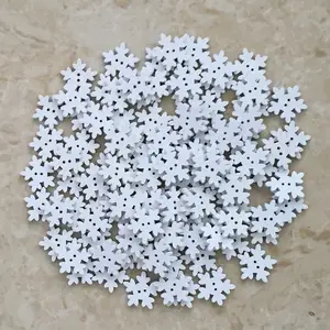 Blanco Navidad copo de nieve de madera botones de ajuste de costura y álbum de recortes para Diy Venta caliente