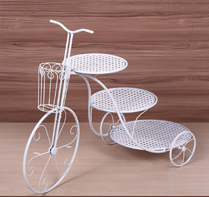 Precio de fábrica Placa de postre de metal dorado soporte de exhibición de bicicleta para soporte de pastel boda