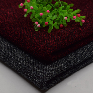 Vente en gros 500 g/m² Tissu polyester brossé Couleur unie Polaire tricotée pour vêtements Laine artificielle Cachemire pour vêtements - Product Image 1