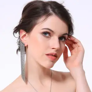 有吸引力的白石925银饰品玫瑰长链流苏耳环袖口