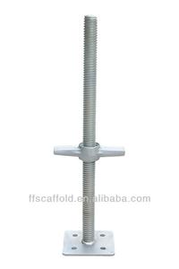 Pieds de réglage/nivellement pour échafaudage de 24 pouces - Product Image 2