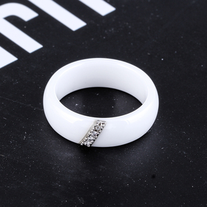 ファッションシンプルデザインブラックホワイトオーストラリアキュービックジルコンセラミック婚約指輪ジュエリー - Product Image 5