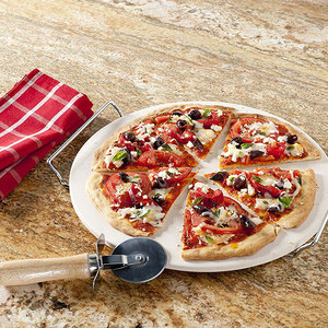 Set Pietra Refrattaria Rotonda Grande da 13 Pollici <span class=keywords><strong>per</strong></span> <span class=keywords><strong>Pizza</strong></span>, con Rotella Tagliapizza e Supporto <span class=keywords><strong>per</strong></span> Servire, Ideale <span class=keywords><strong>per</strong></span> Forno e Griglia Esterna - Articolo Caldo del Momento - Product Image 6