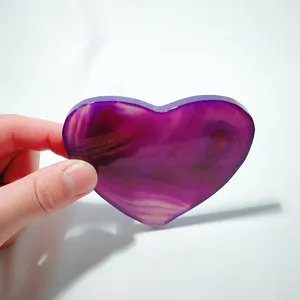 قطعة شكل قلب من العقيق الأحمر HY